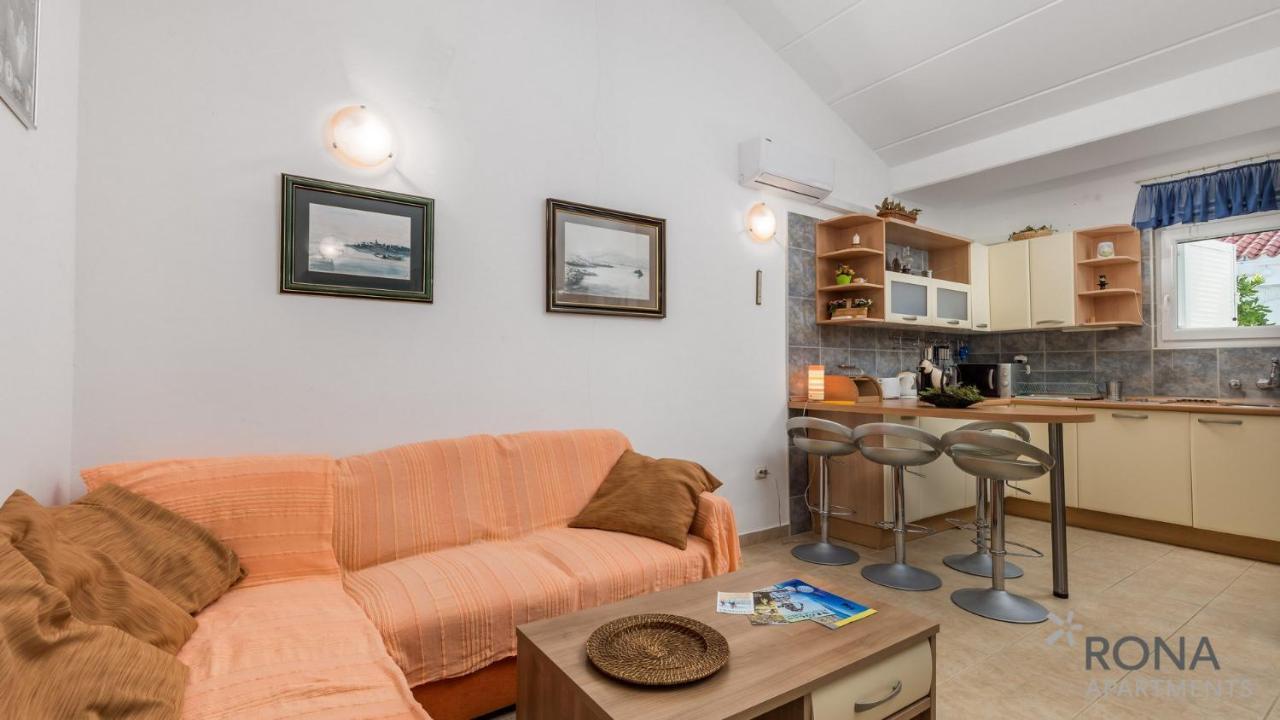 Rona Apartment Aurora Novalja Exteriör bild